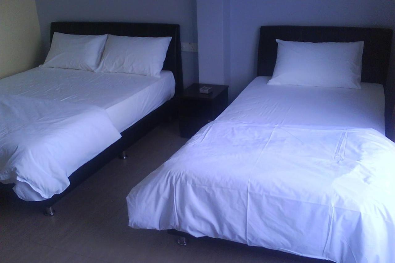Oyo 90021 Star View Hotel Kampong Batu Tiga Екстер'єр фото