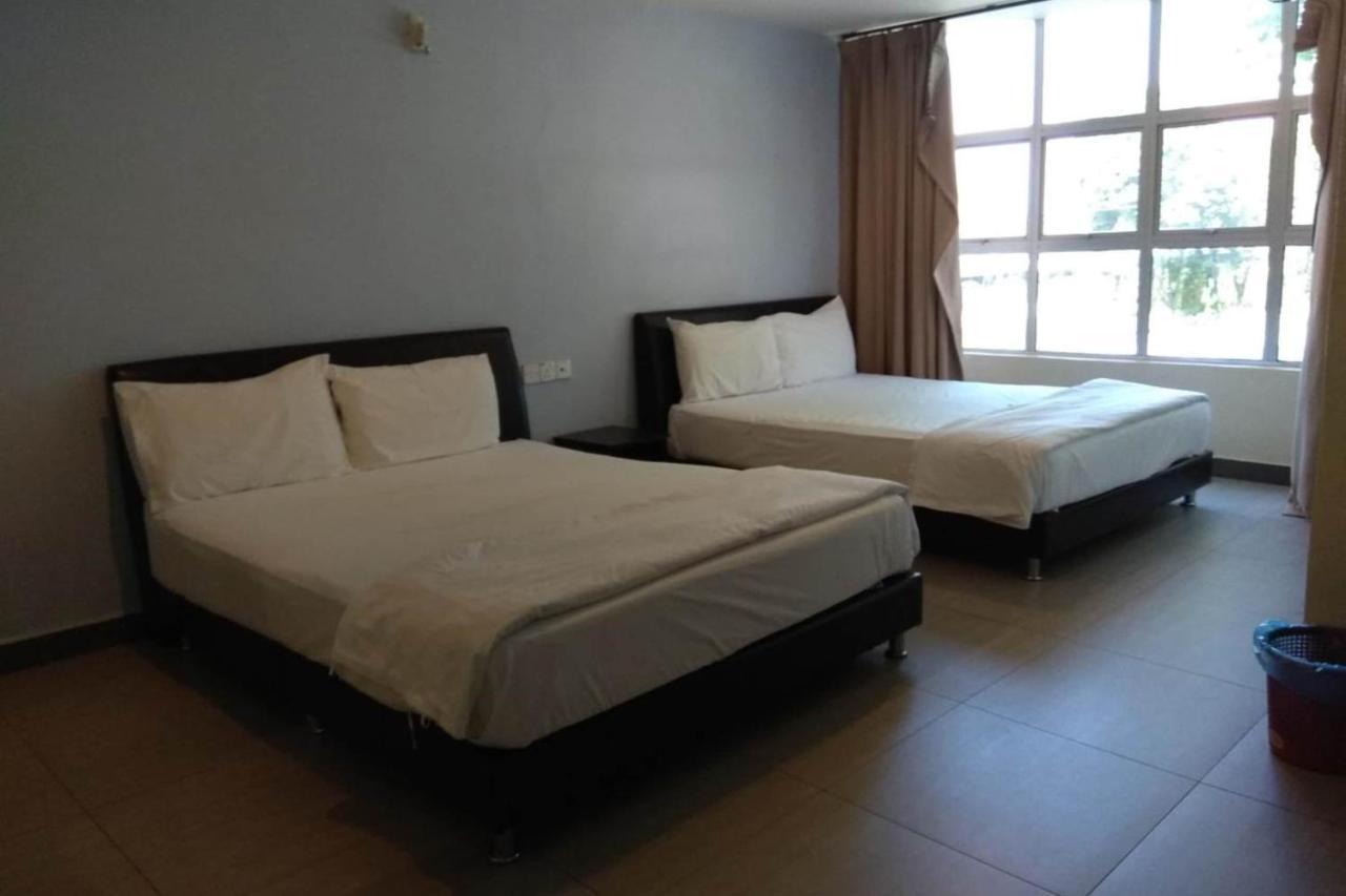 Oyo 90021 Star View Hotel Kampong Batu Tiga Екстер'єр фото